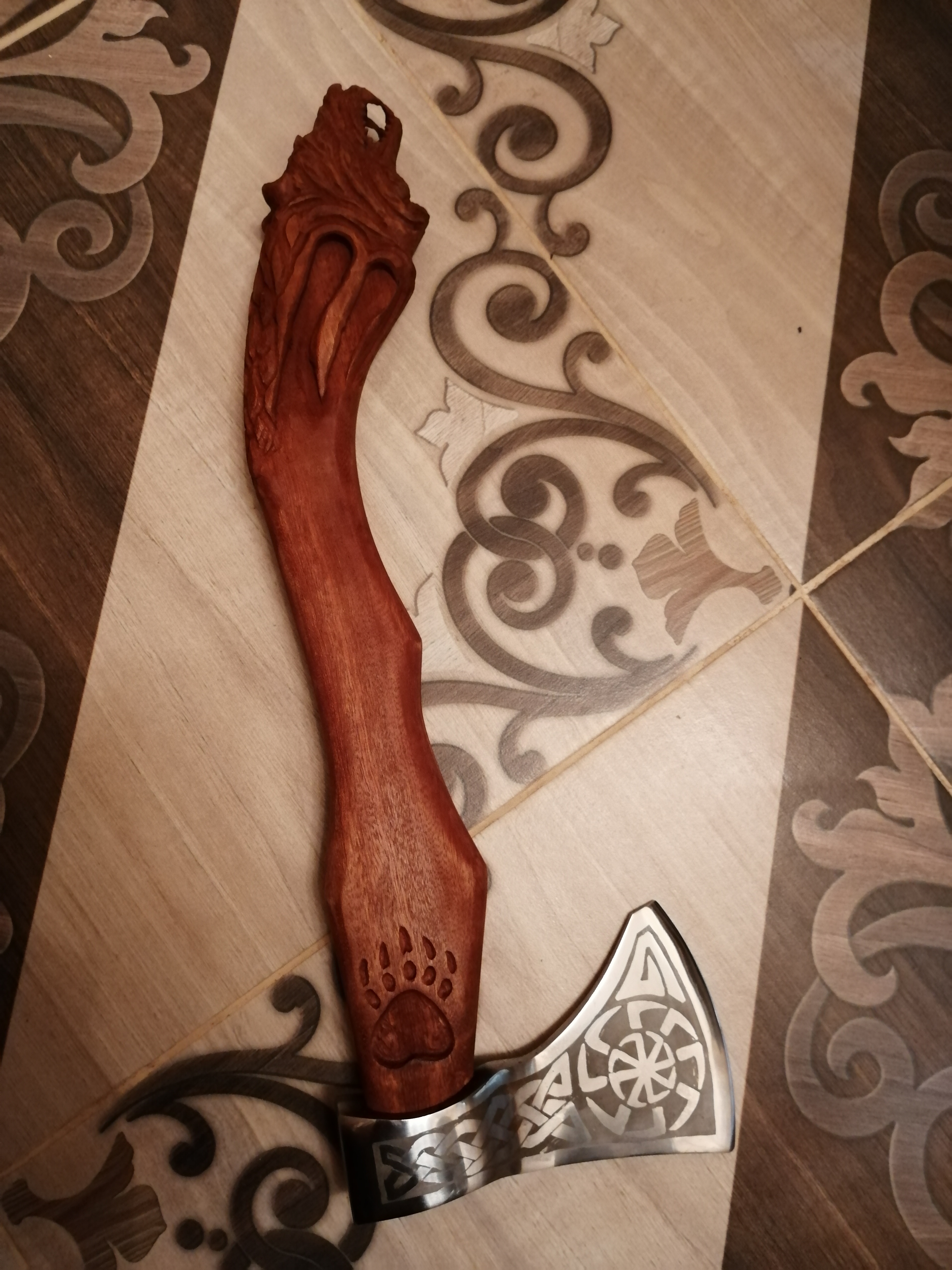 Таёжный медведь топор